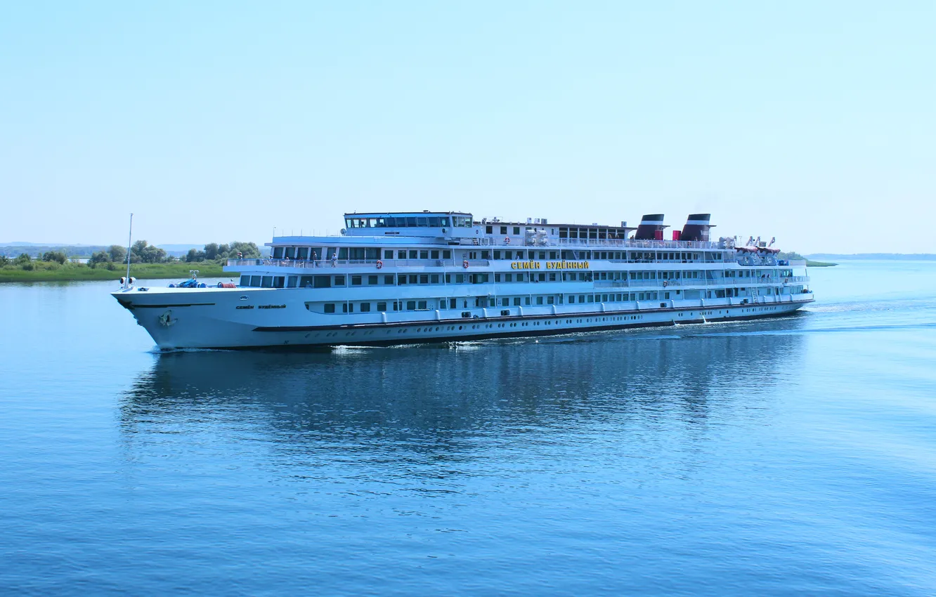 Photo wallpaper liner, cruise, river