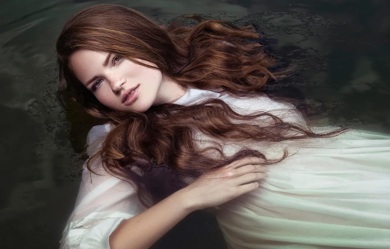 Photo wallpaper freckles, in the water, Daniel Ilinca, Lika