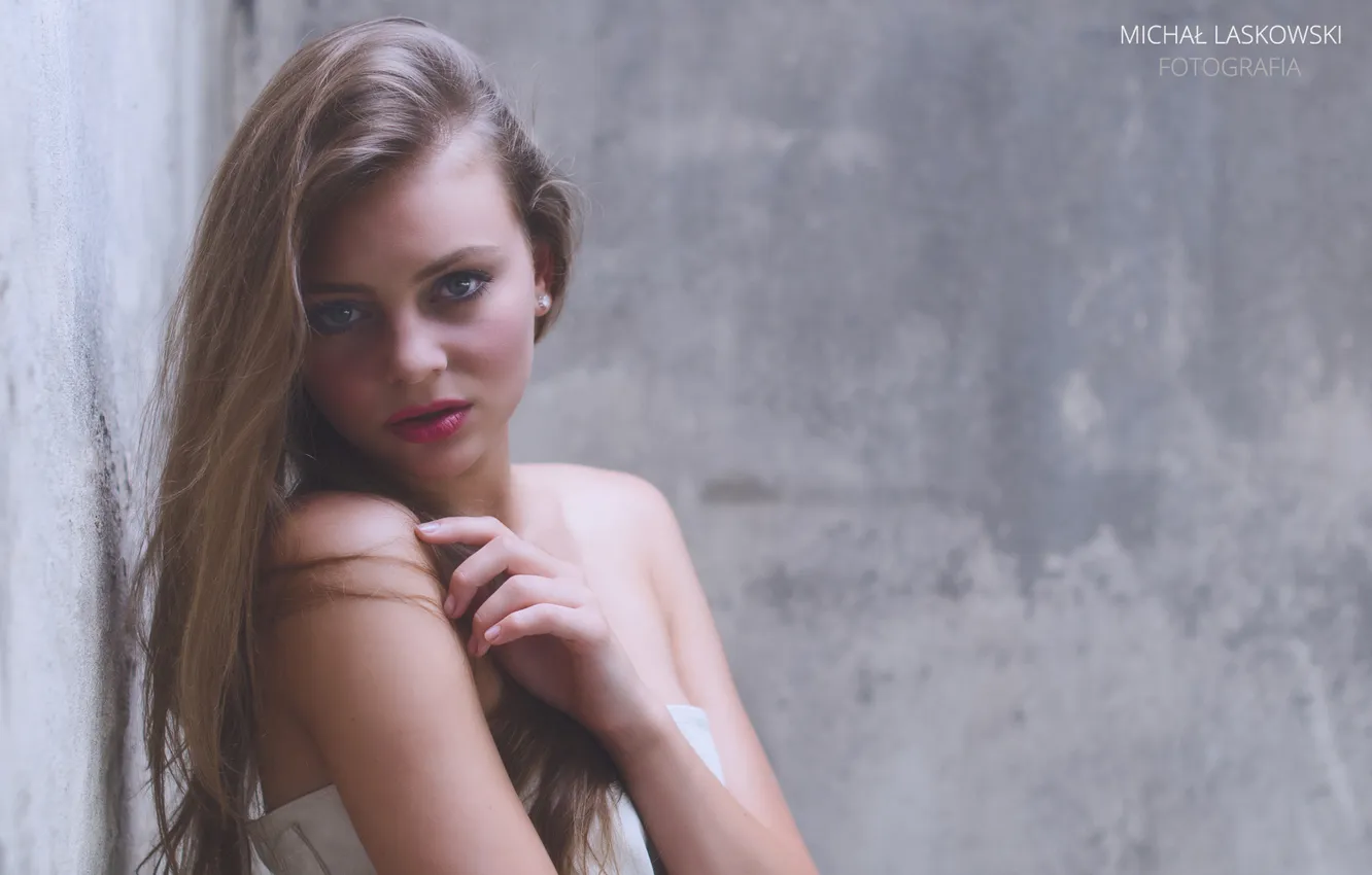 Photo wallpaper look, pose, model, portrait, hands, makeup, hairstyle, is