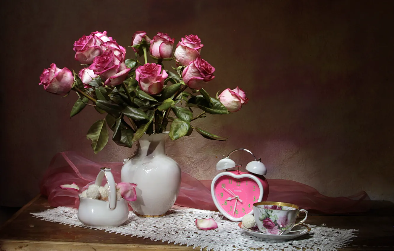 Photo wallpaper flowers, table, watch, roses, bouquet, petals, alarm clock, candy