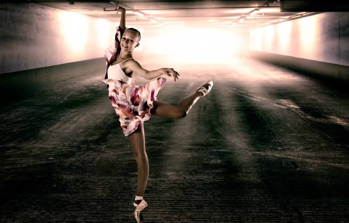 Photo wallpaper smile, dance, ballerina