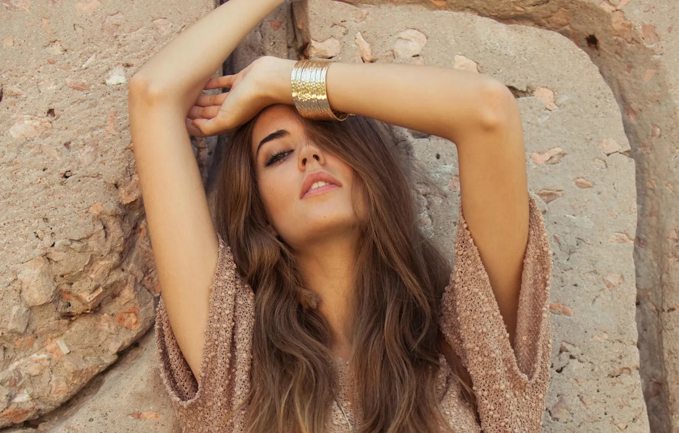Photo wallpaper girl, face, pose, model, hands, bracelets, Clara Alonso