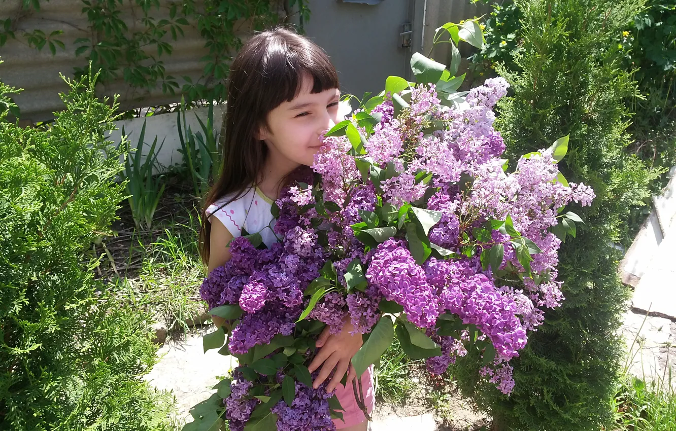Photo wallpaper joy, happiness, flowers, bouquet, girl, lilac