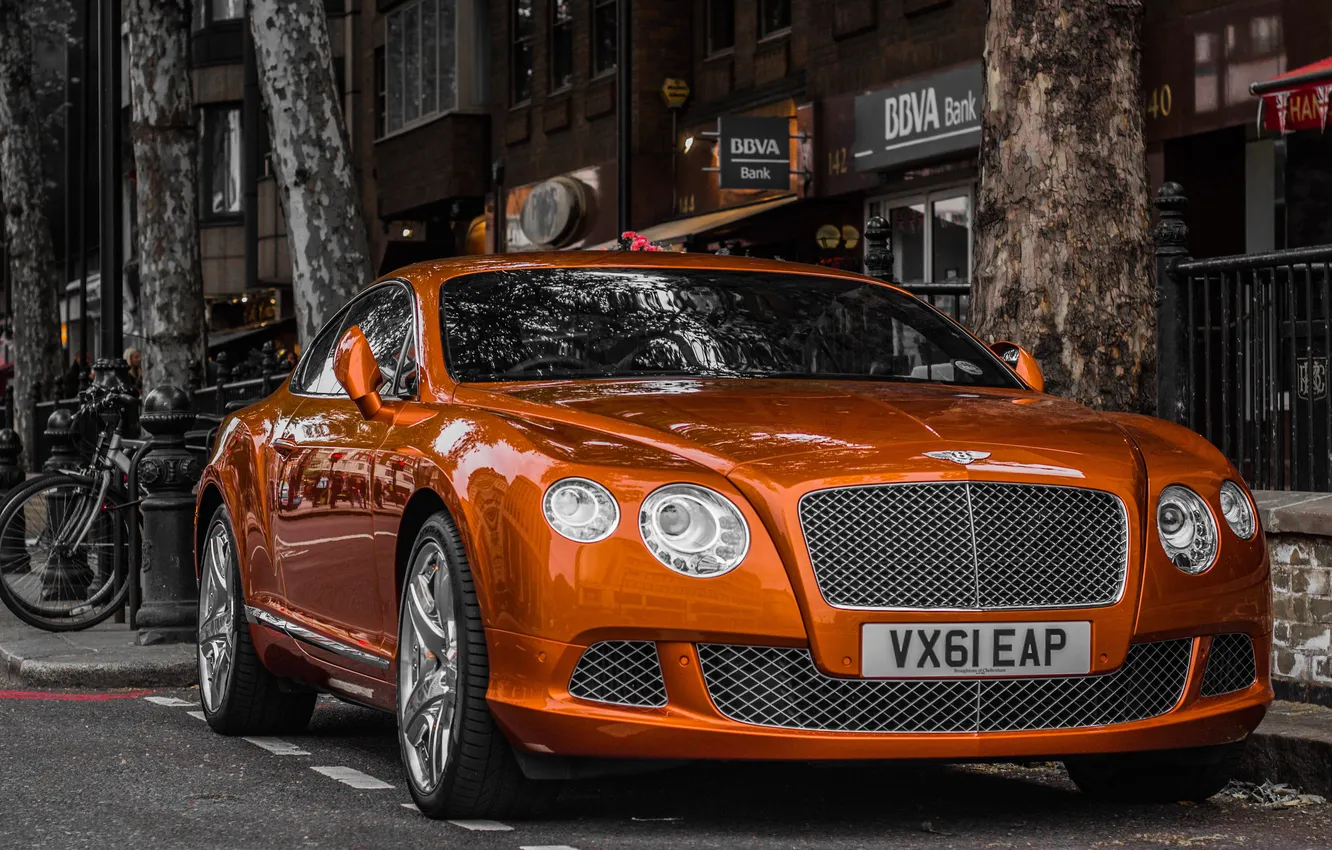Photo wallpaper machine, the city, street, Bentley