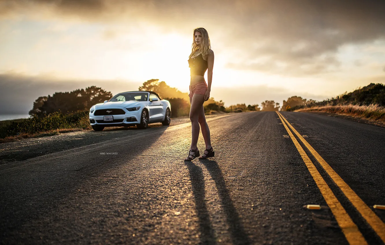 Photo wallpaper the sun, landscape, sexy, pose, model, shorts, portrait, makeup