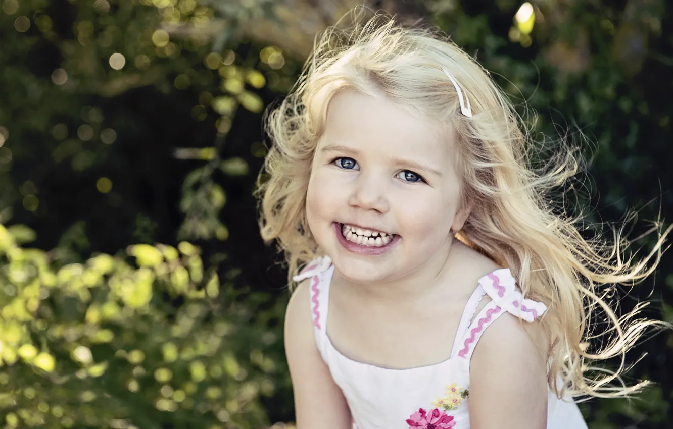 Photo wallpaper smile, portrait, girl