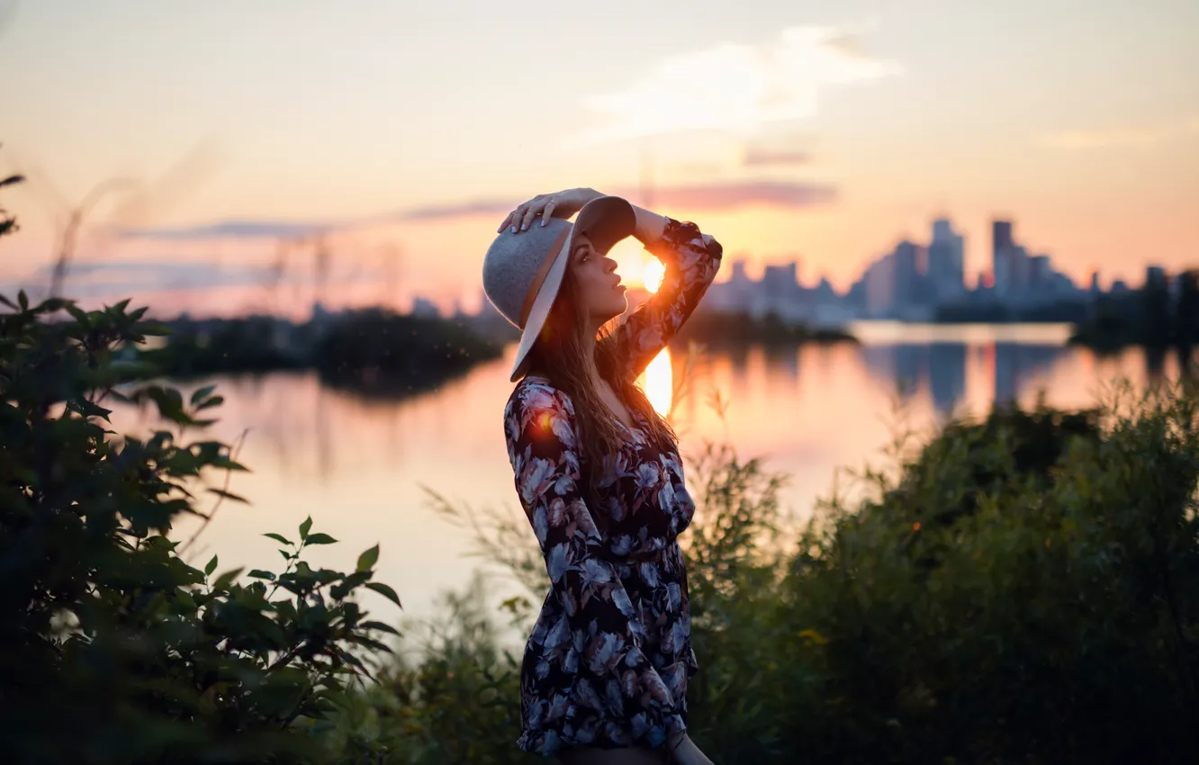 Photo wallpaper girl, the sun, sunset, the city