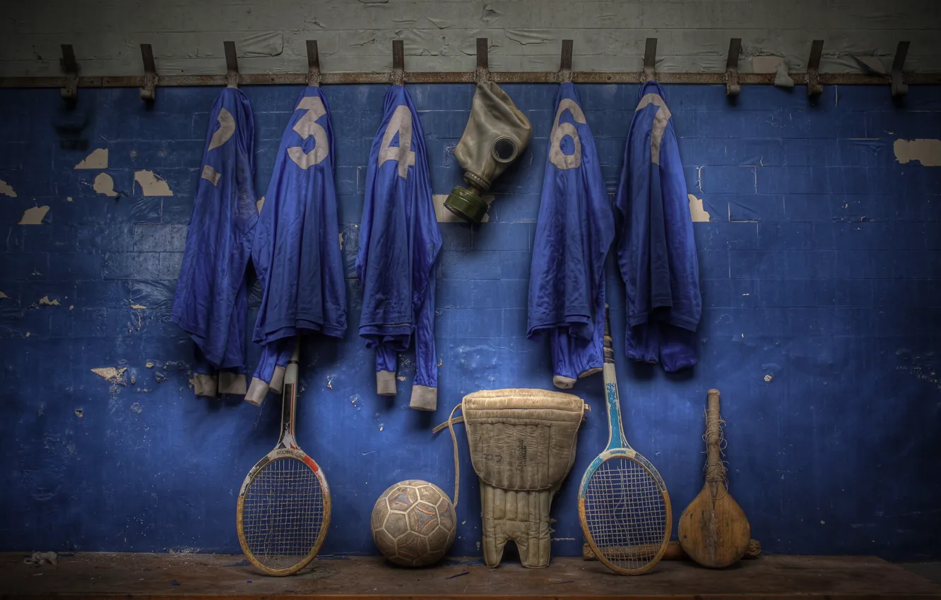 Photo wallpaper sport, the ball, locker room, racket
