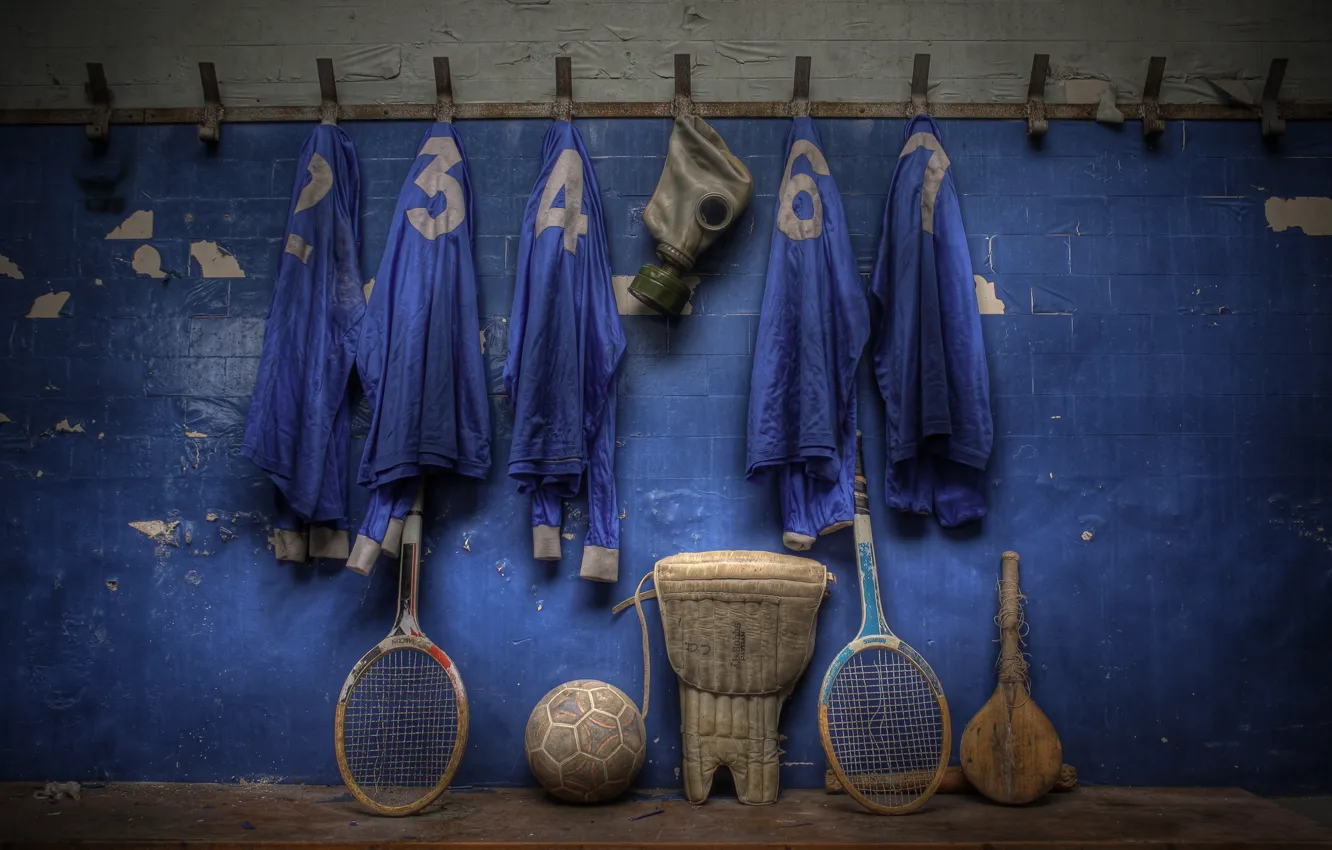Photo wallpaper sport, the ball, racket, locker room