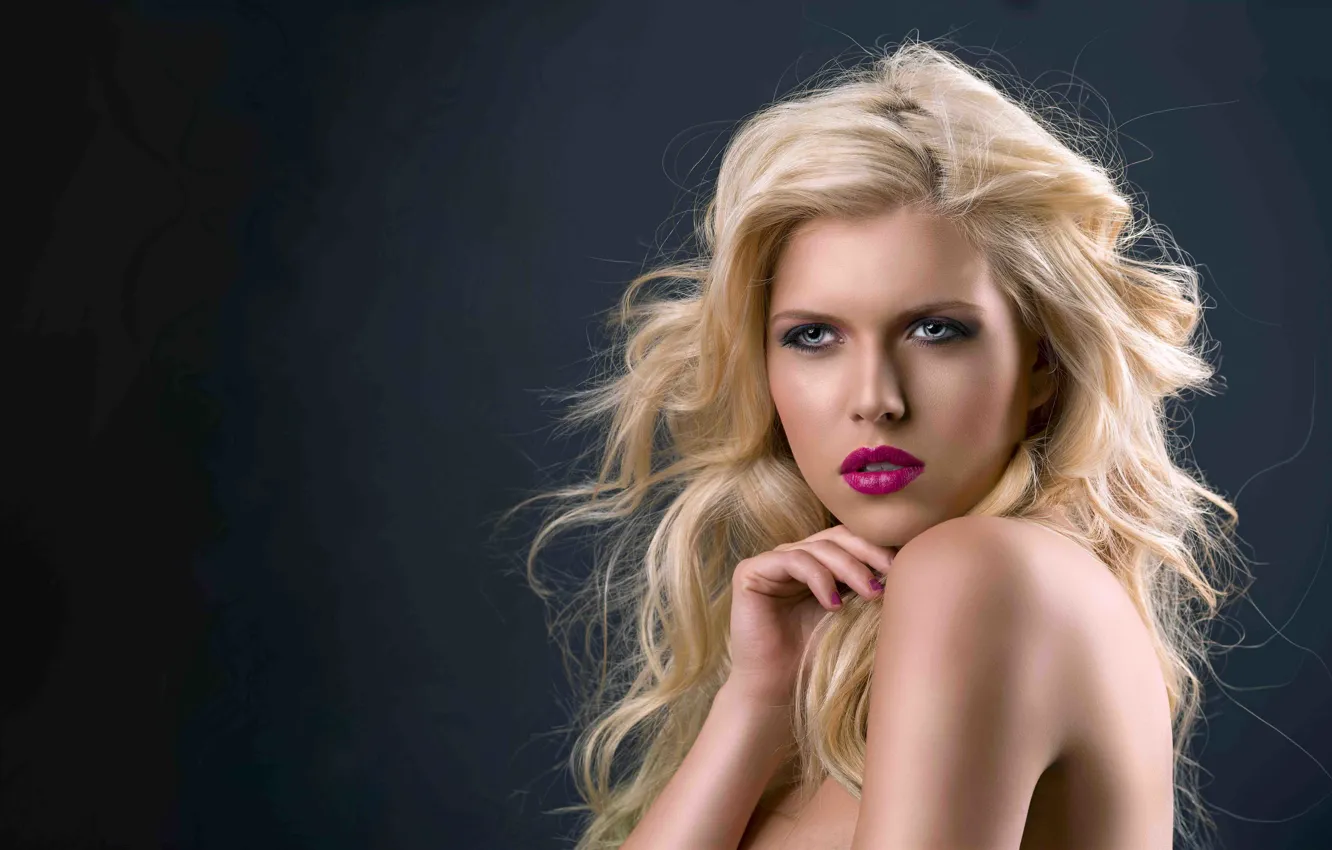 Photo wallpaper girl, portrait, makeup, blonde, shoulders, long hair