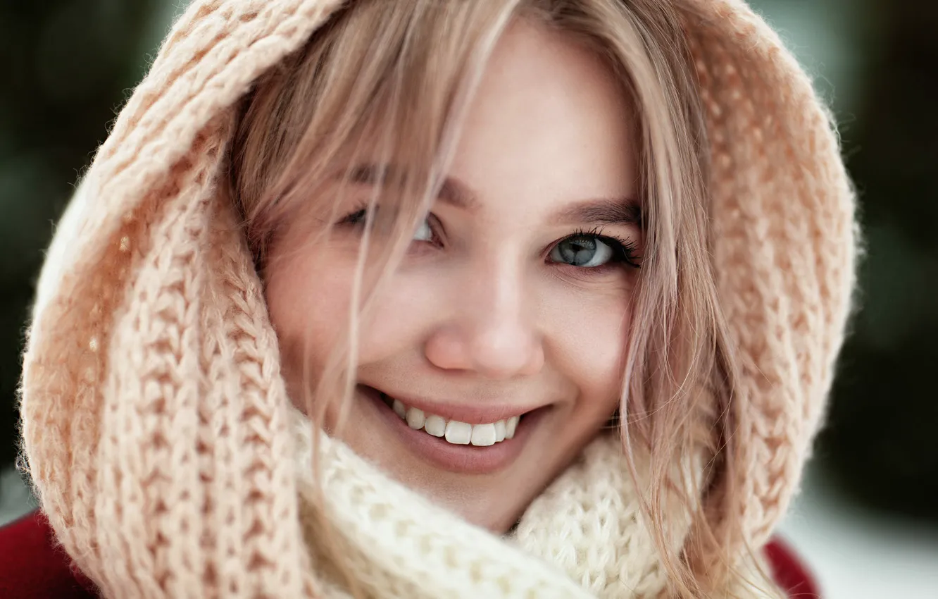 Photo wallpaper winter, smile, sponge, teeth, Maks Orlovskii