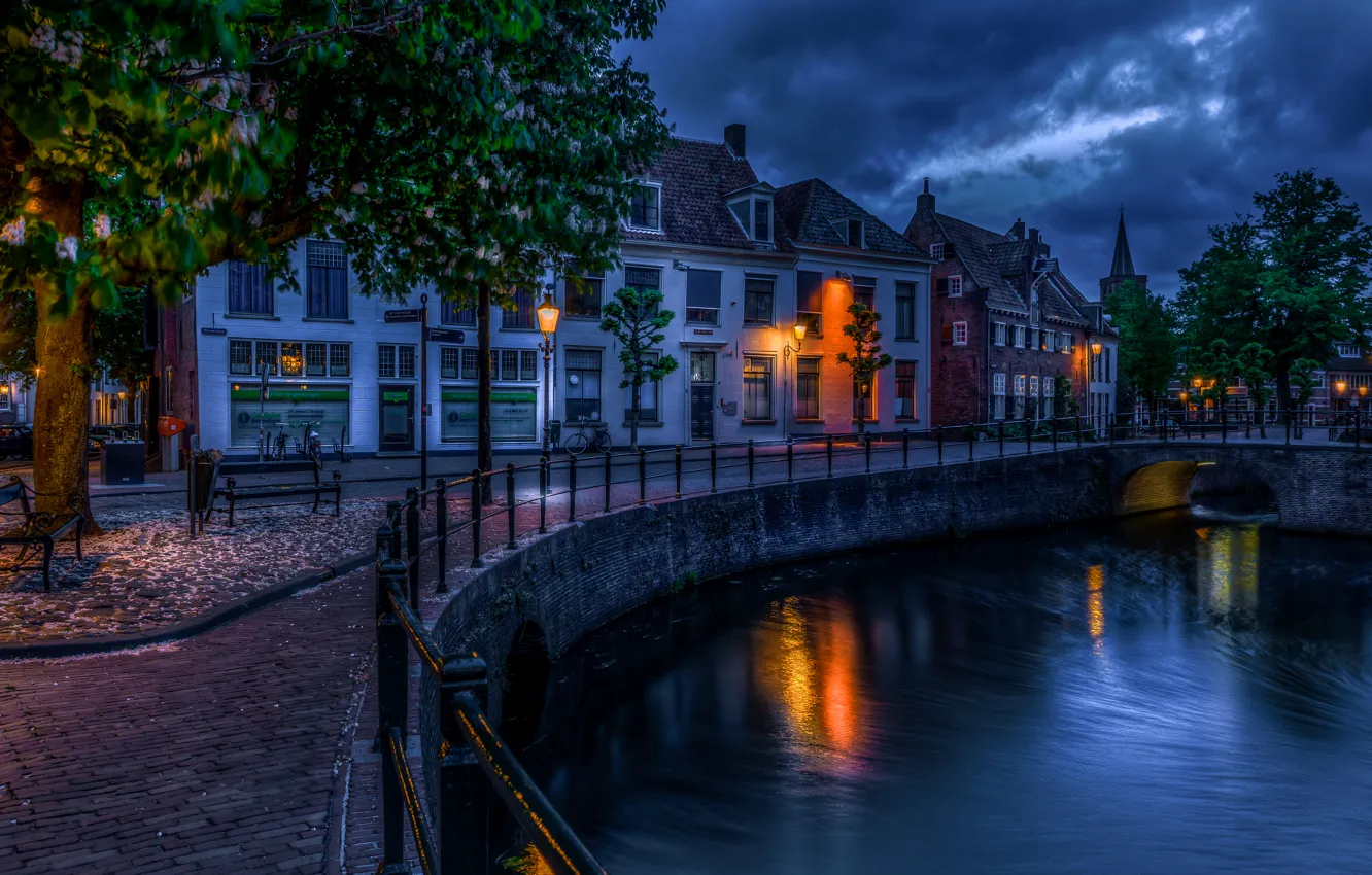 Photo wallpaper night, building, lights, Netherlands, Holland, water channel, Utrecht, Amersfoort