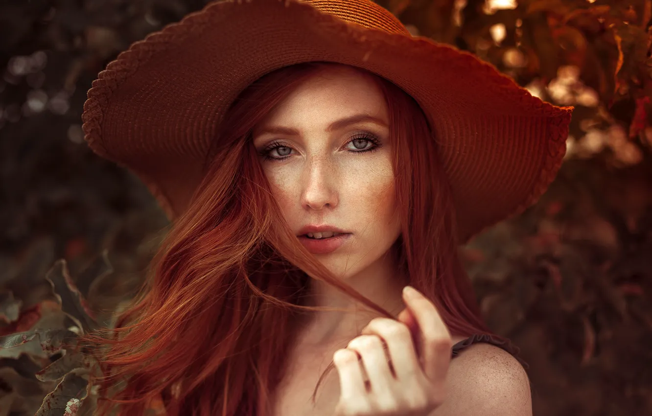 Photo wallpaper look, girl, portrait, hat, makeup, hairstyle, freckles, the bushes