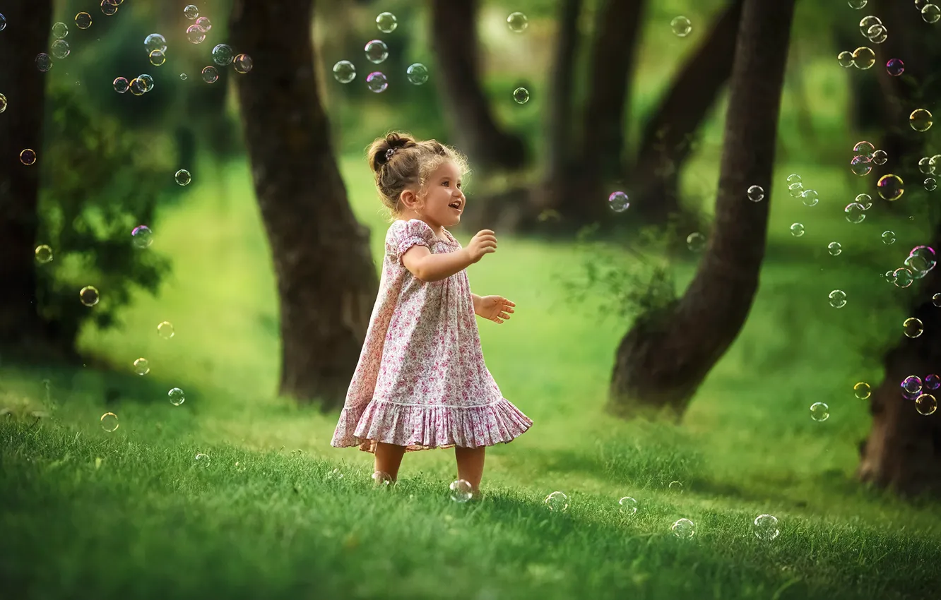 Photo wallpaper grass, bubbles, dress, girl