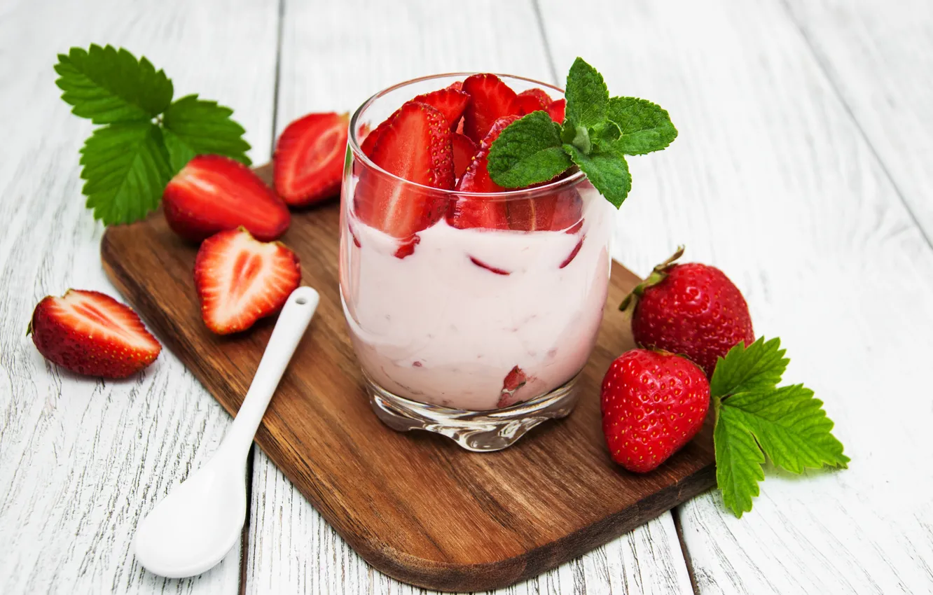 Photo wallpaper glass, berries, strawberry, dessert, yogurt, Olena Rudo