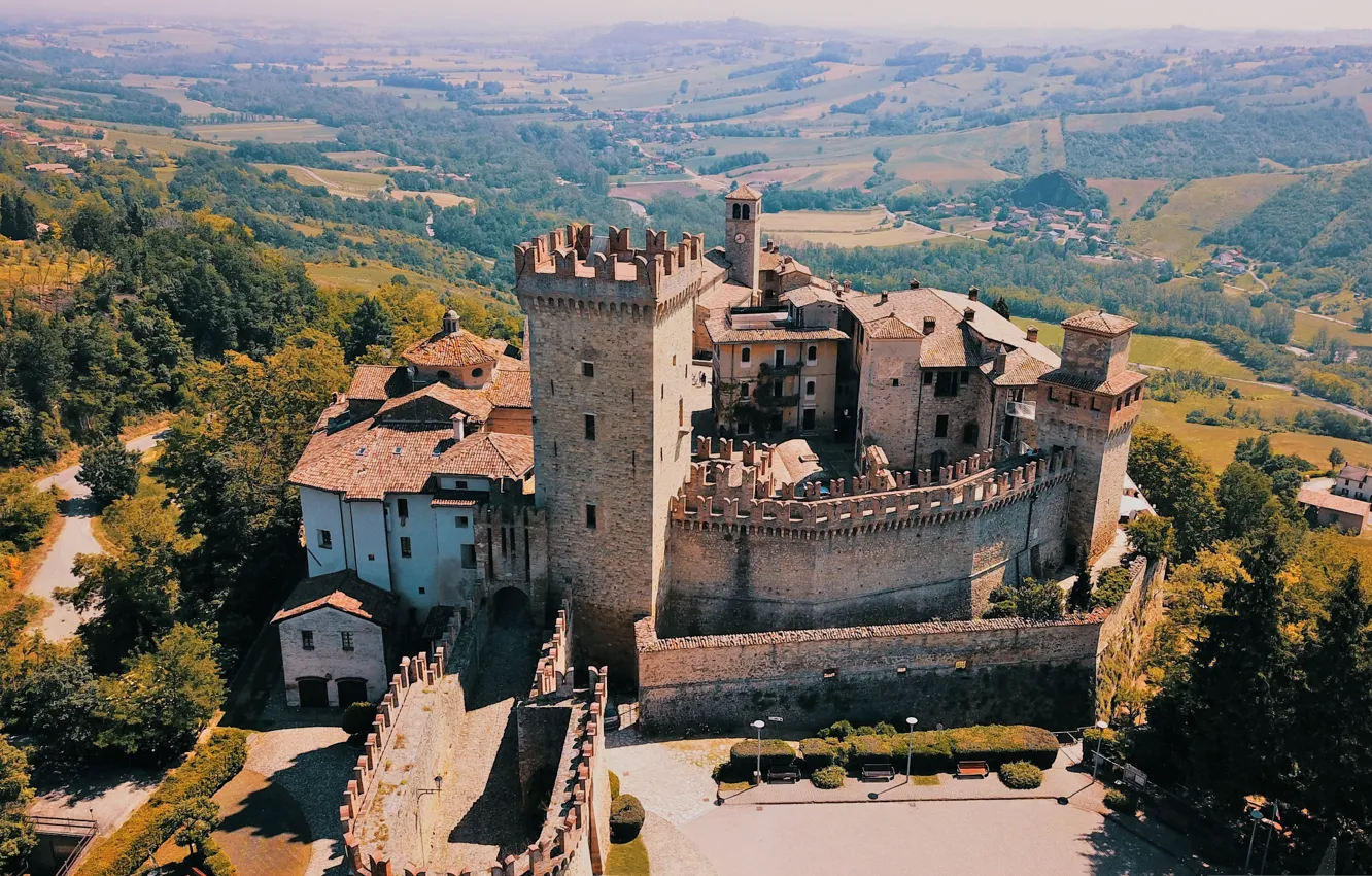 Photo wallpaper castle, Italy, the hotel, The castle of Vigoleno, Vigoleno