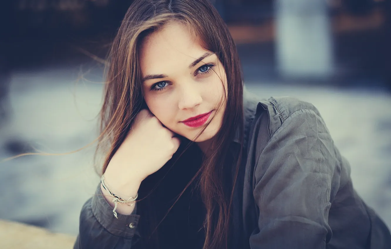 Photo wallpaper look, face, pose, model, portrait, hands, makeup, hairstyle