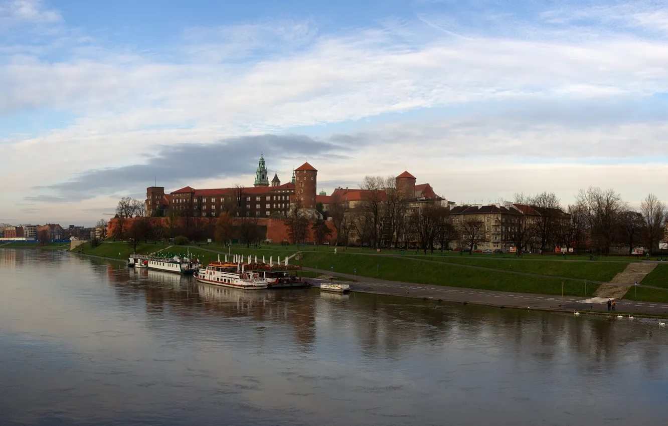 Photo wallpaper the sky, clouds, castle, hill, boat, promenade, Poland, Wisla