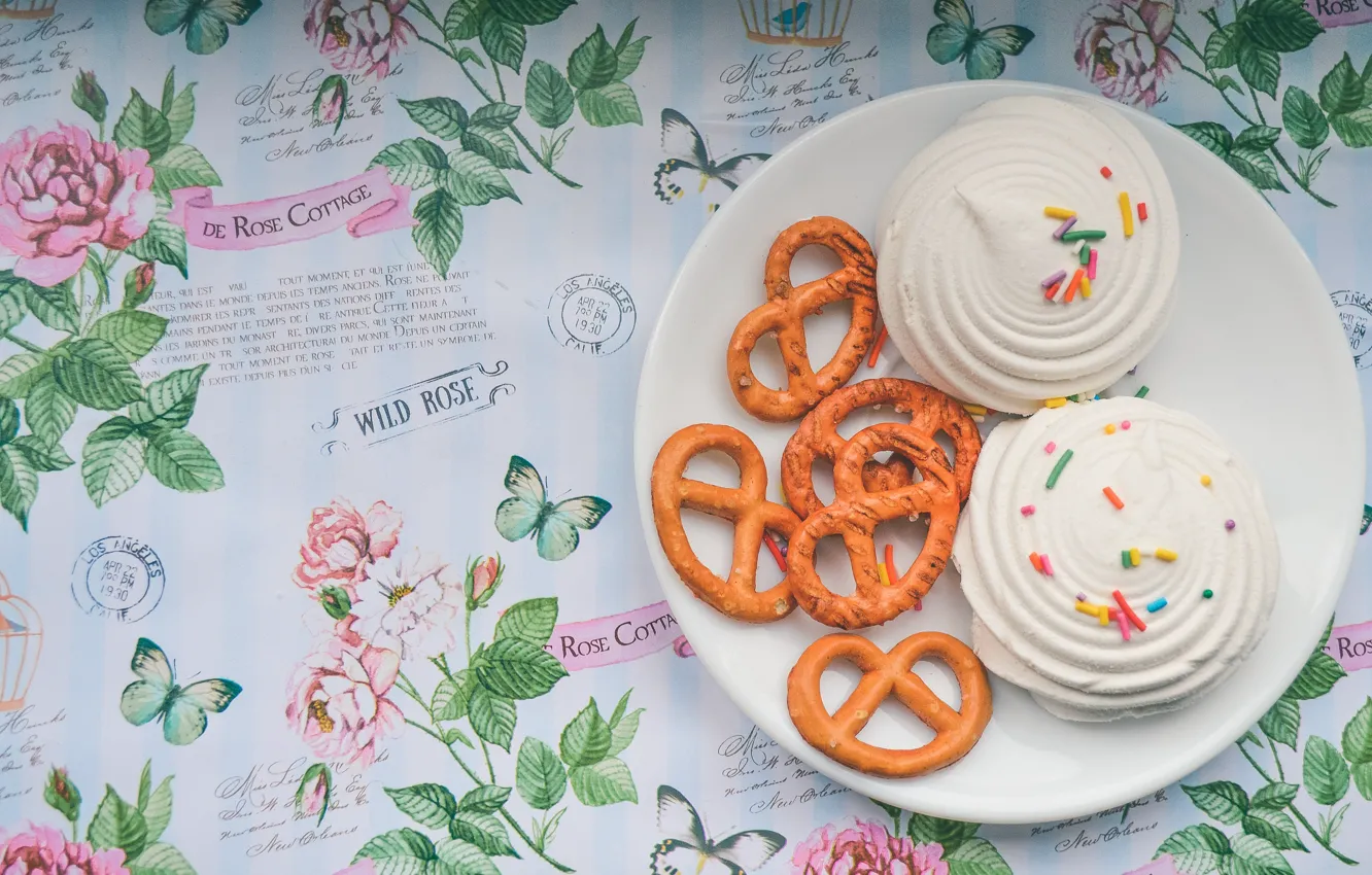 Photo wallpaper tea, roses, bagel, marshmallows