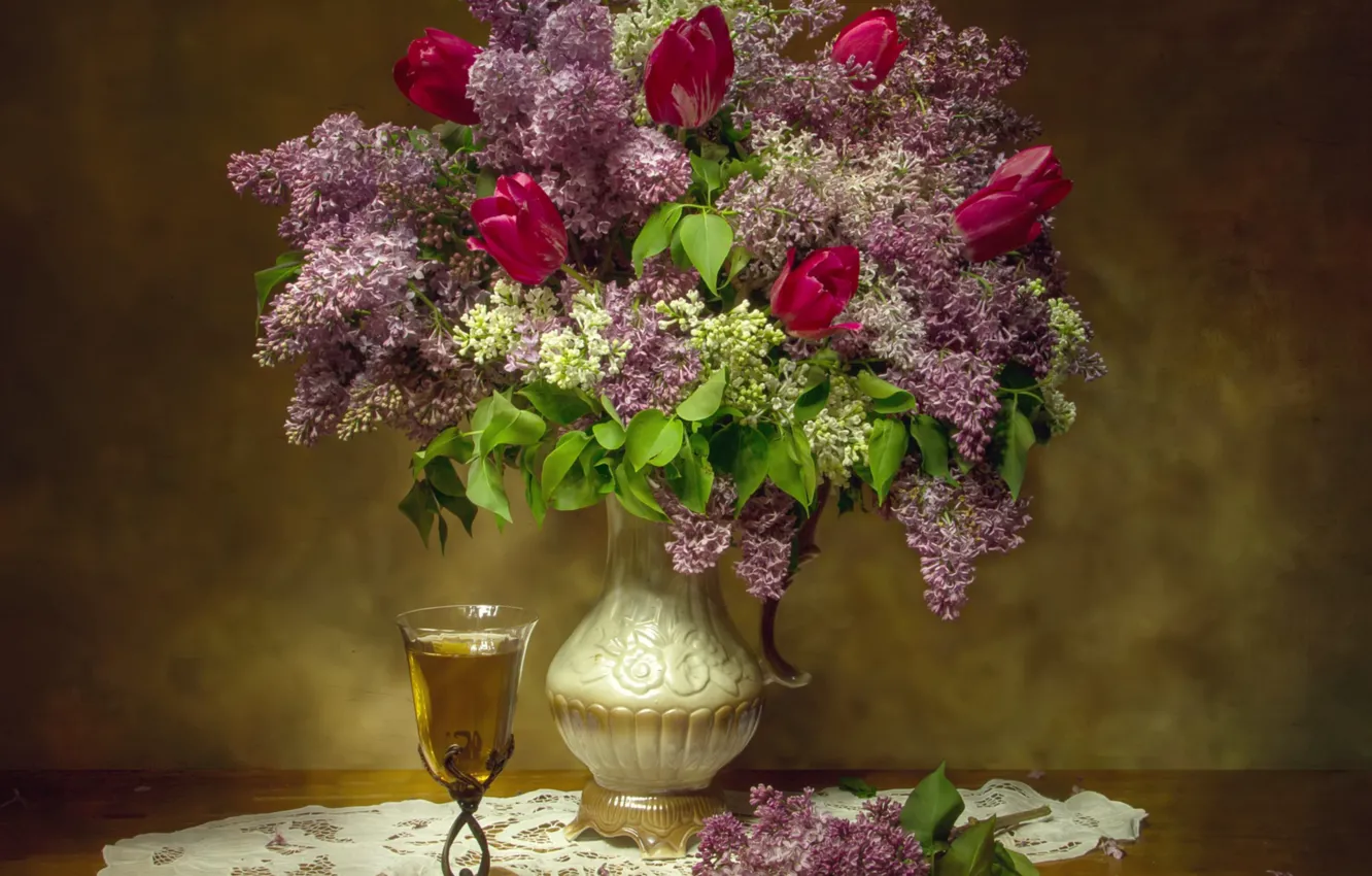 Photo wallpaper glass, bouquet, tulips, lilac