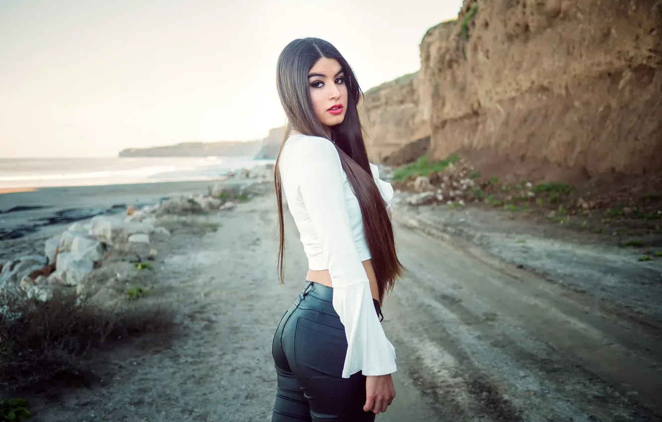 Photo wallpaper sea, look, landscape, pose, model, portrait, makeup, figure