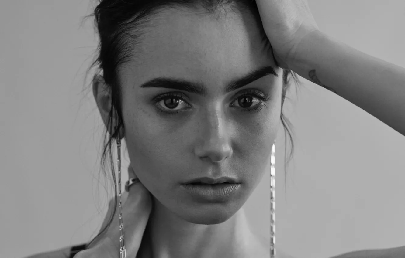 Photo wallpaper look, face, background, model, portrait, earrings, hands, makeup