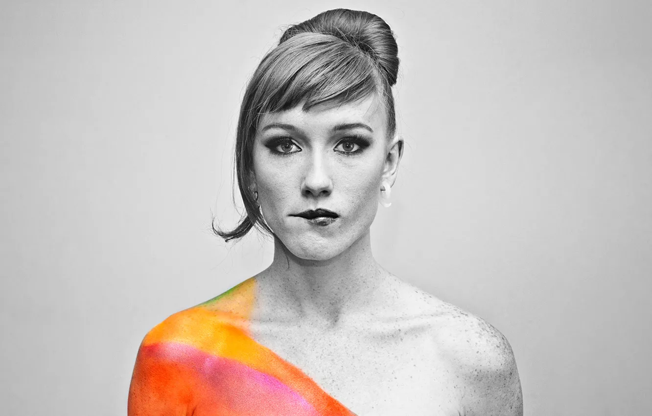 Photo wallpaper eyes, girl, model, color, hairstyle, lips, freckles, black and white