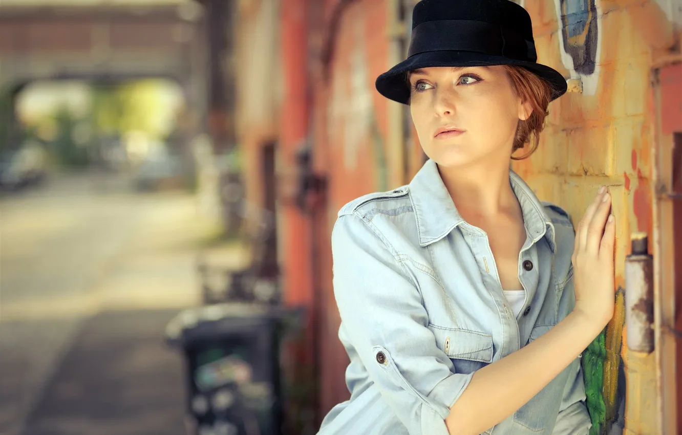 Photo wallpaper look, street, hat, shirt, brown hair