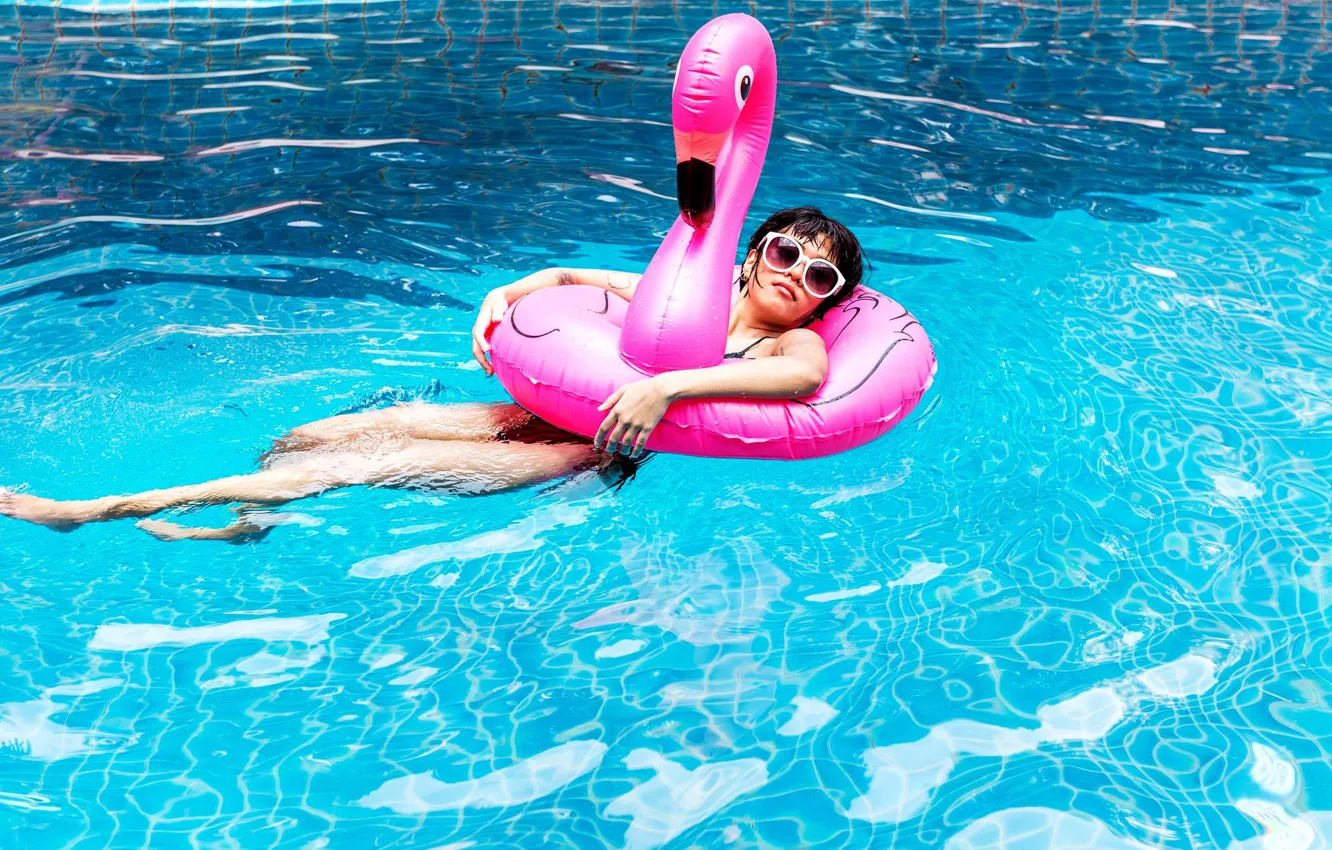 Photo wallpaper water, girl, stay, pool, glasses, Flamingo