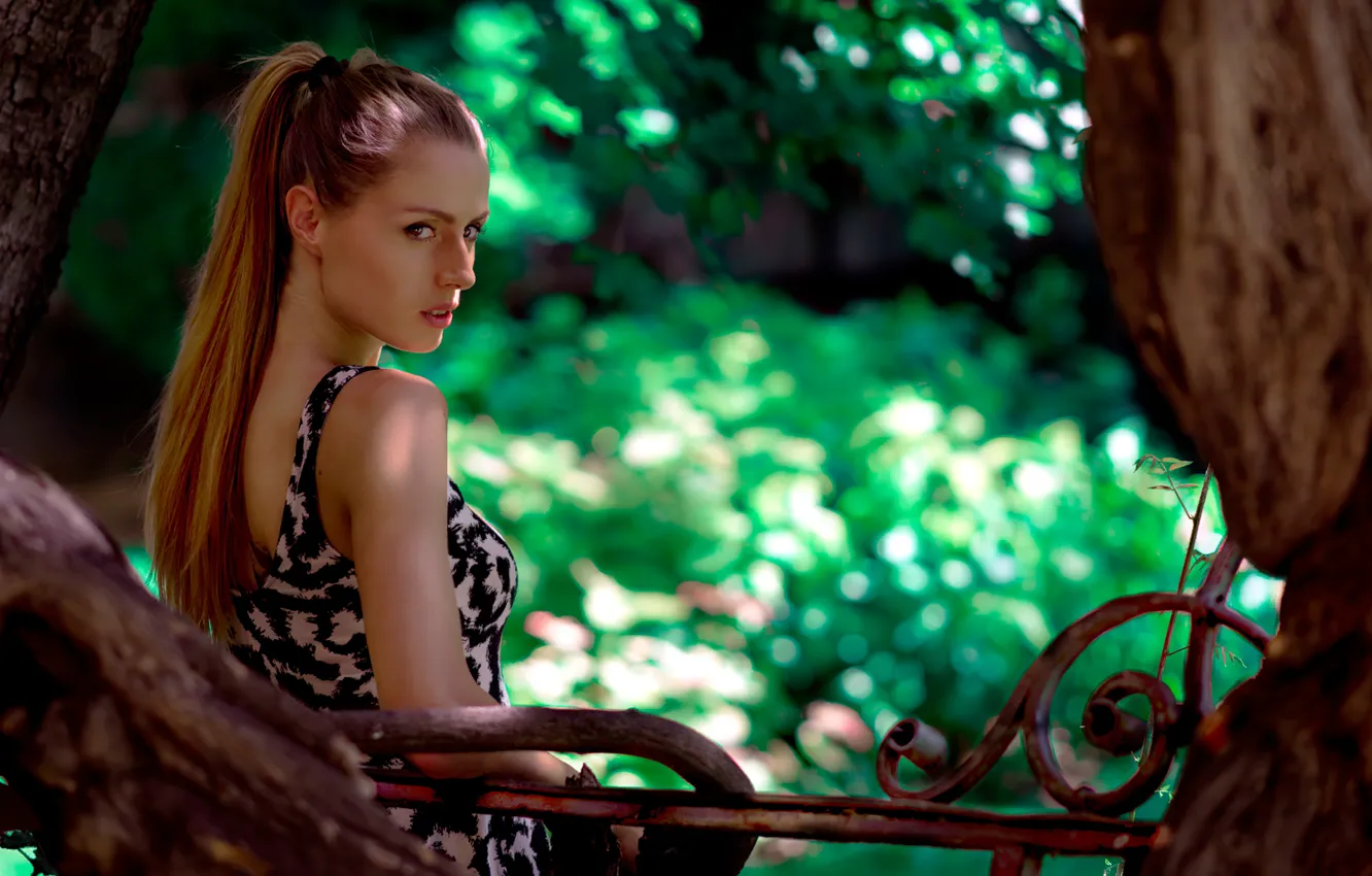 Photo wallpaper look, girl, back, blurred background