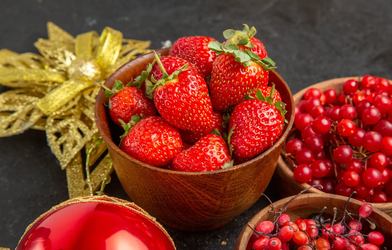 Photo wallpaper balls, red, berries, new year, strawberry, Christmas, wooden, bowl
