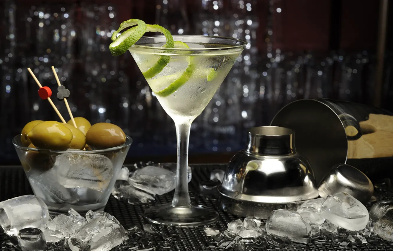 Photo wallpaper ice, glass, alcohol, lime, olives, Martini