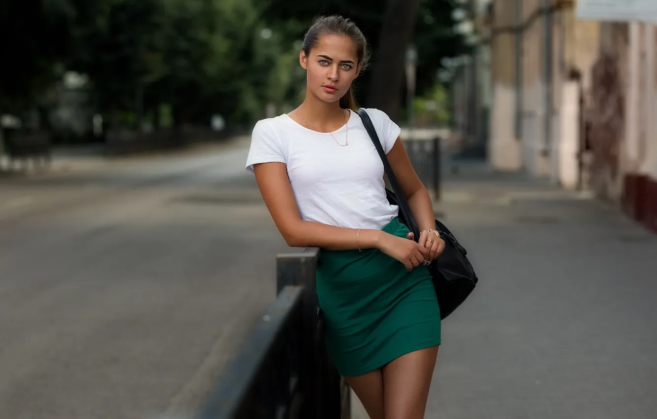Photo wallpaper look, girl, the city, pose, skirt, t-shirt, bag, Olya