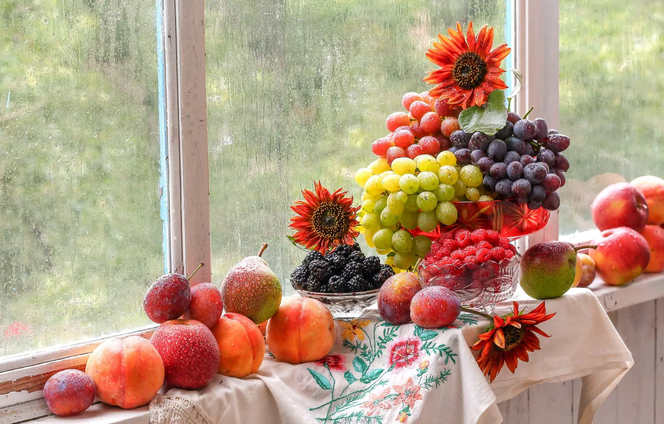 Photo wallpaper glass, drops, light, flowers, berries, raspberry, rain, apples
