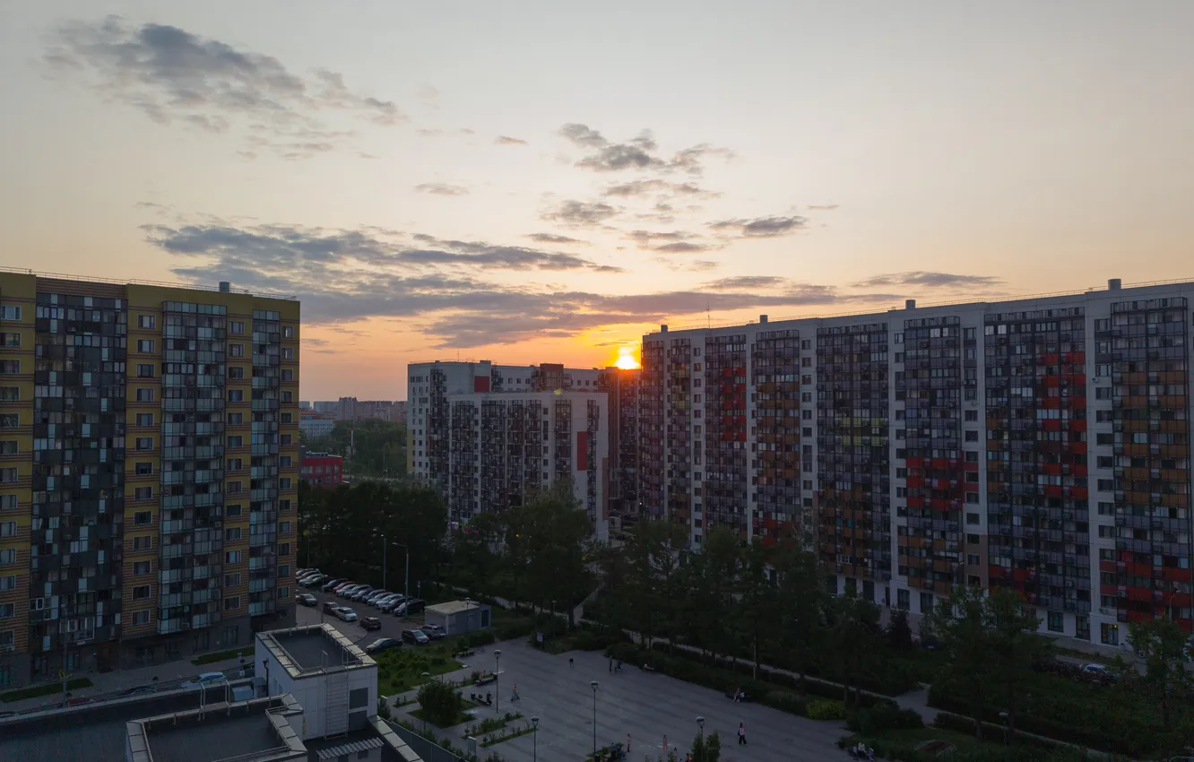 Photo wallpaper the sun, sunset, the city, people, building, home, Russia, architecture