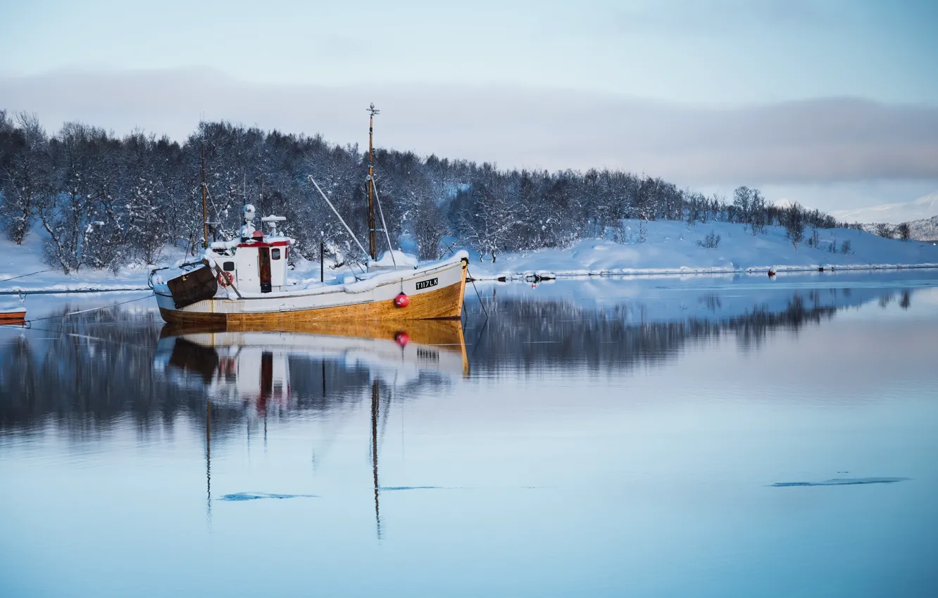 Photo wallpaper winter, lake, ship