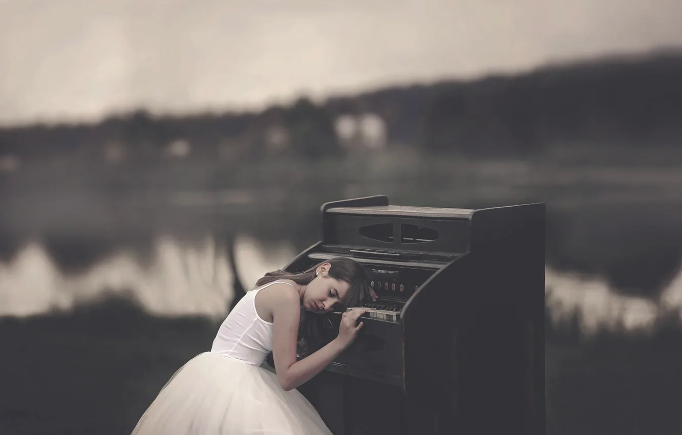 Photo wallpaper girl, body, with the music in her soul