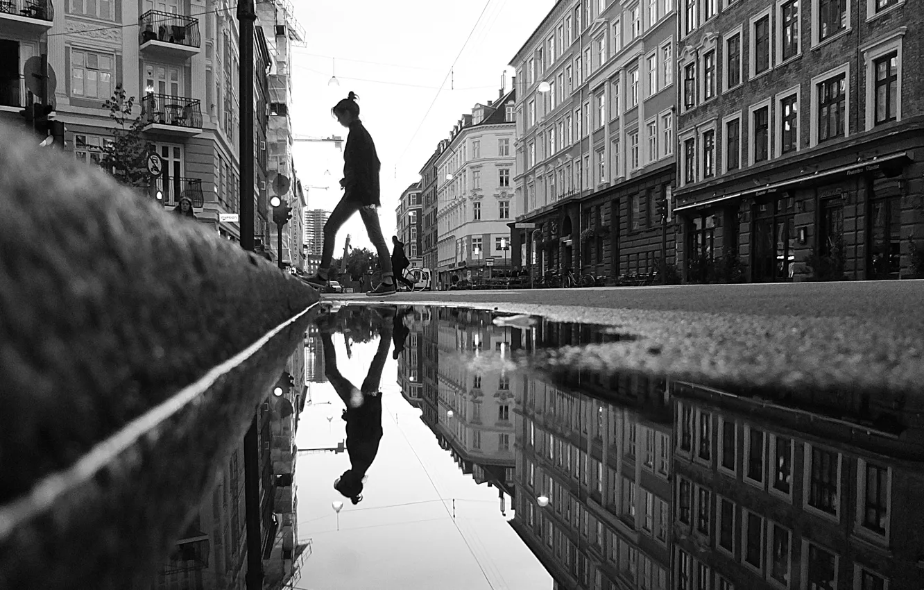 Photo wallpaper girl, bike, reflection, street, people, building, mirror, puddle
