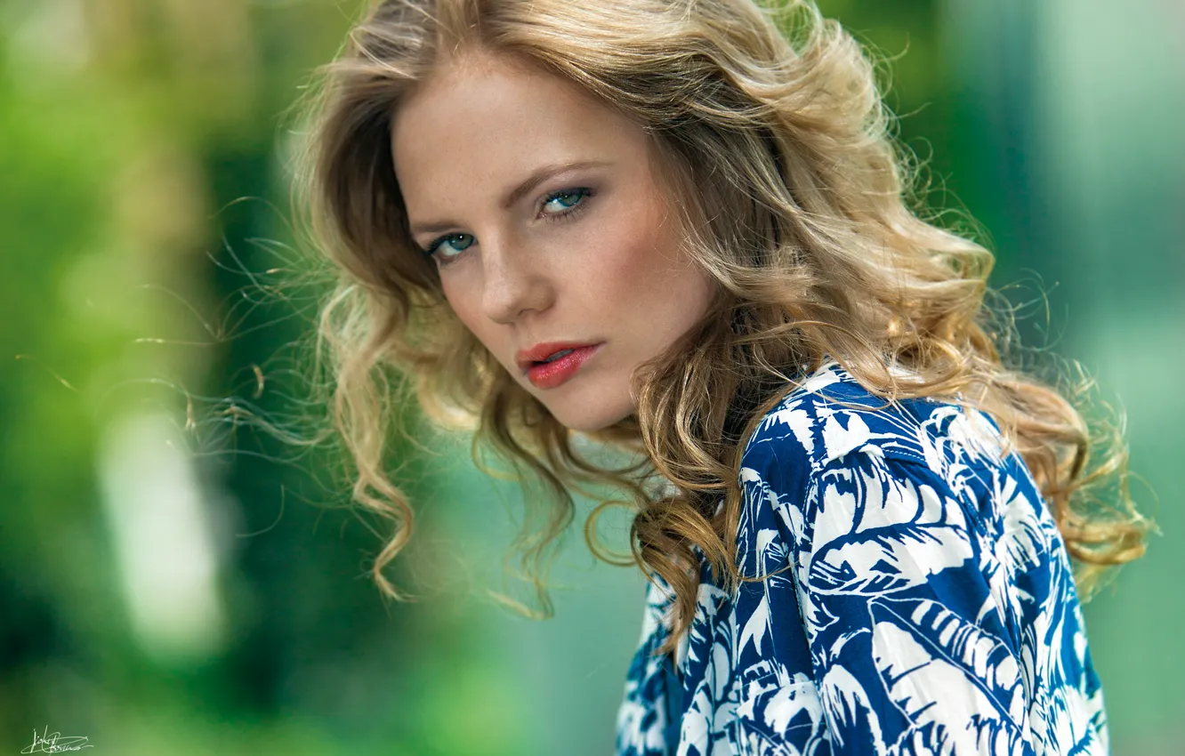 Photo wallpaper summer, eyes, look, girl, face, background, hair, makeup