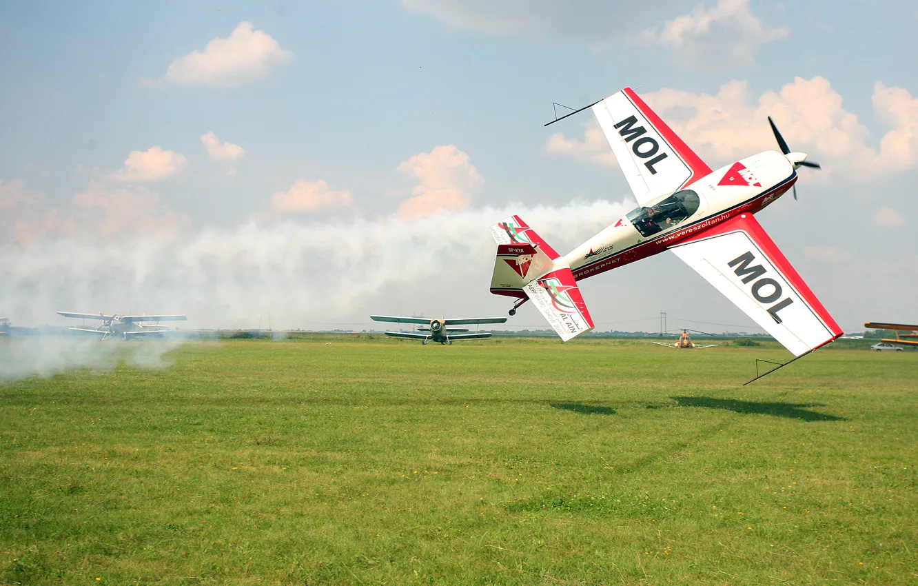 Photo wallpaper Airshow, Low Fly-By, Zoltan Veres, Extra 300