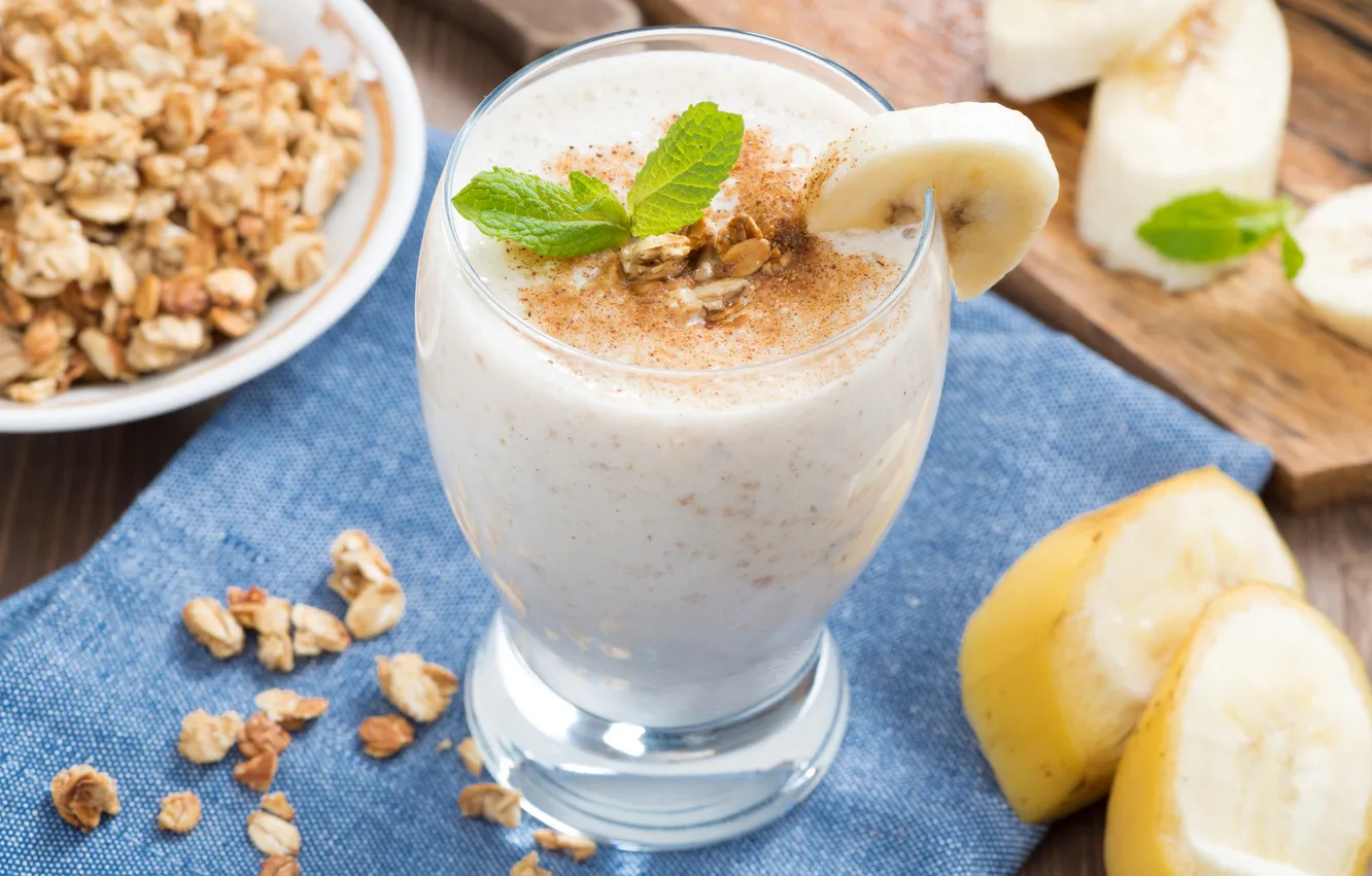 Photo wallpaper dessert, smoothies with yogurt, banana and muesli