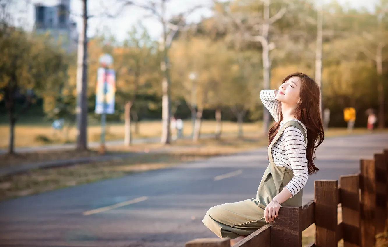 Photo wallpaper girl, the city, street