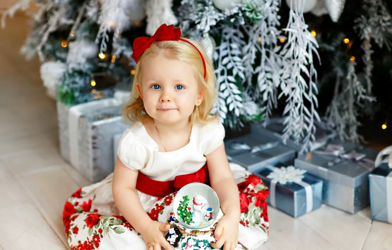 Photo wallpaper gift, child, dress, Girl, Christmas, New year, Christmas, dress