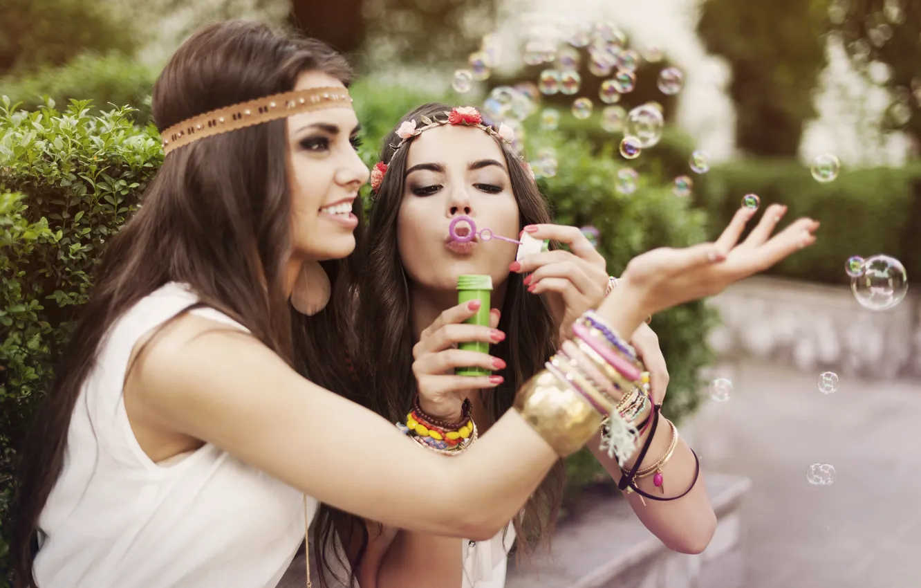 Photo wallpaper girl, smile, bubbles, mood, friend