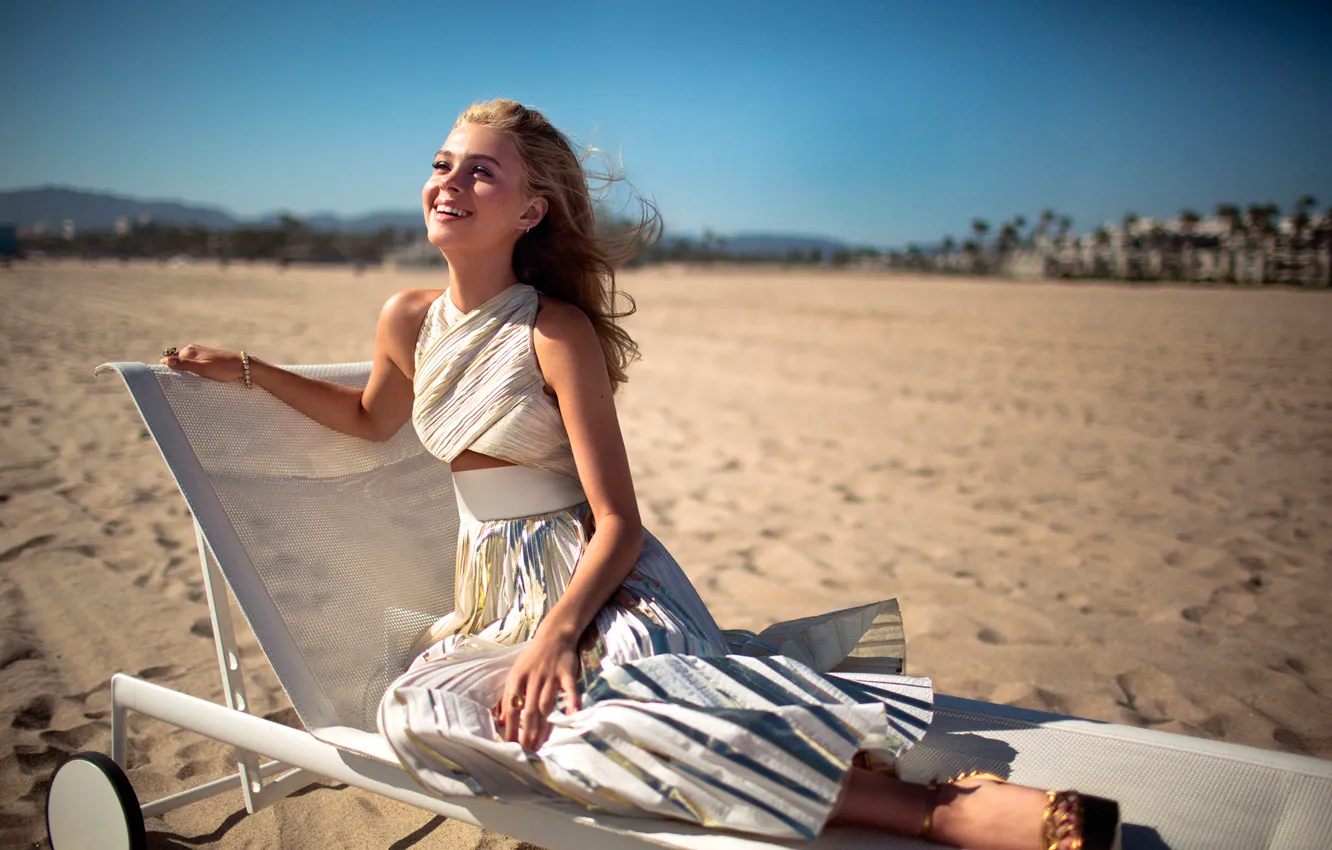 Photo wallpaper beach, girl, the sun, smile, Nicola Peltz