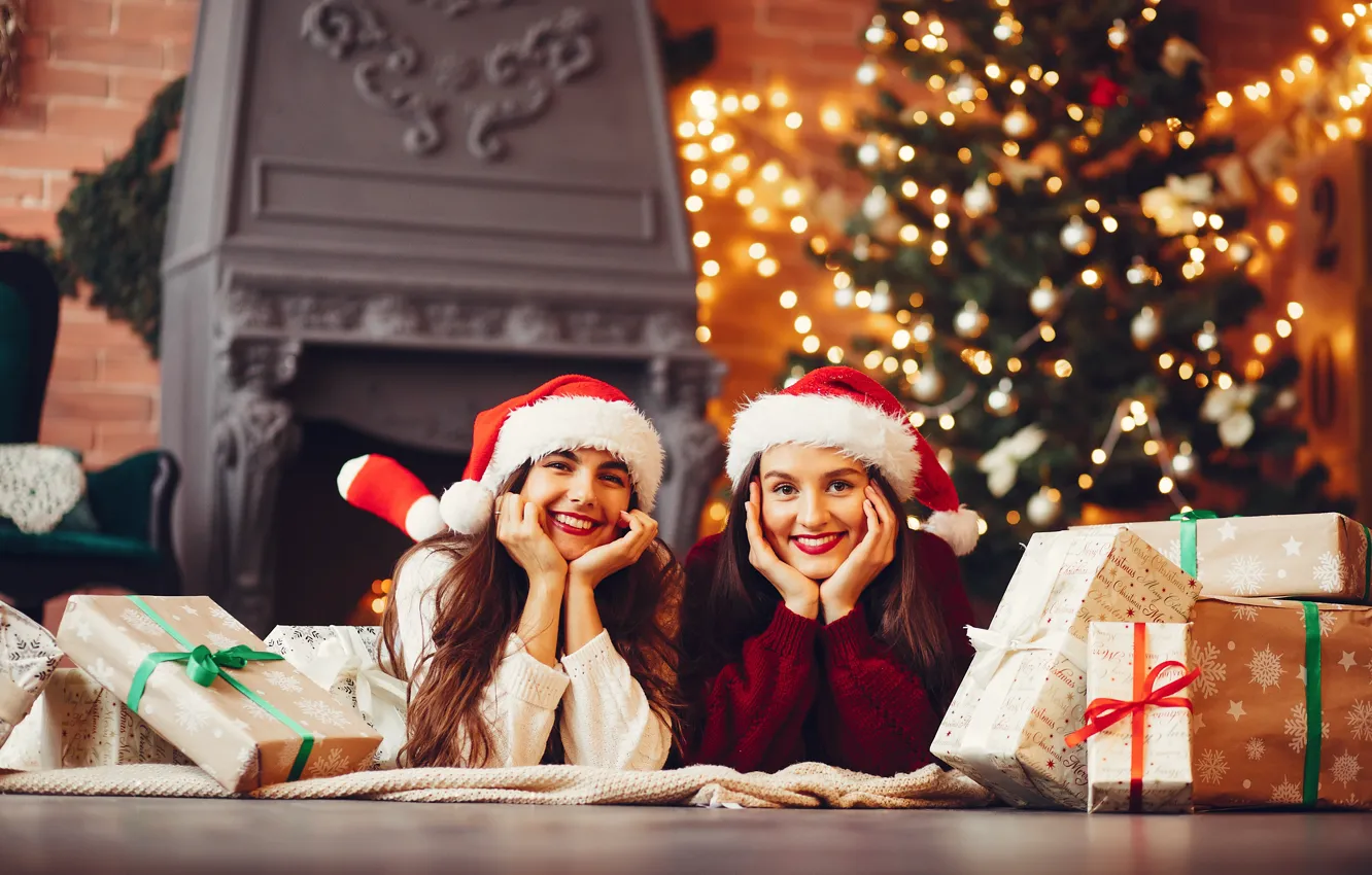 Photo wallpaper girl, joy, smile, room, new year, Christmas, lies, Duo