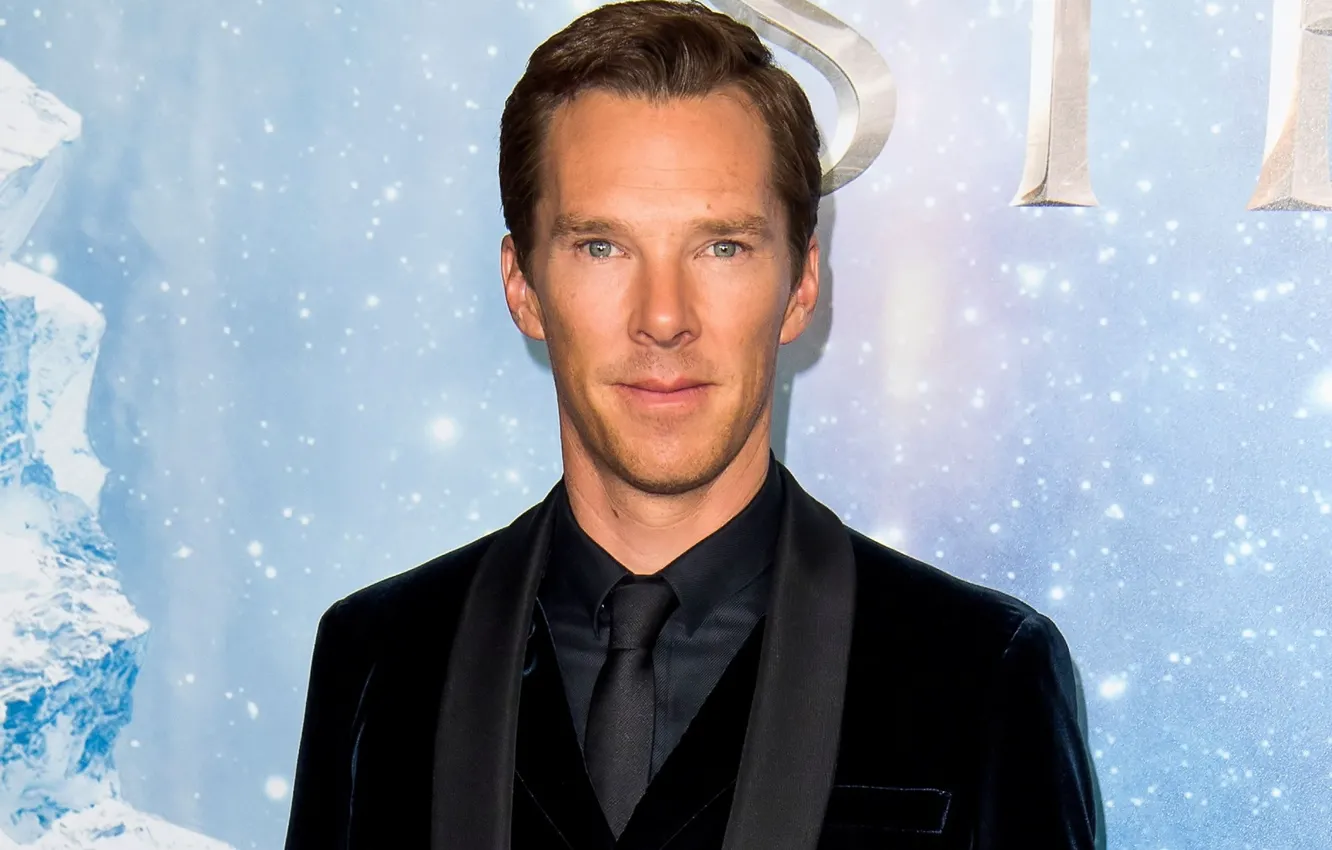 Photo wallpaper look, background, portrait, Benedict Cumberbatch, Benedict Cumberbatch, British actor, black jacket