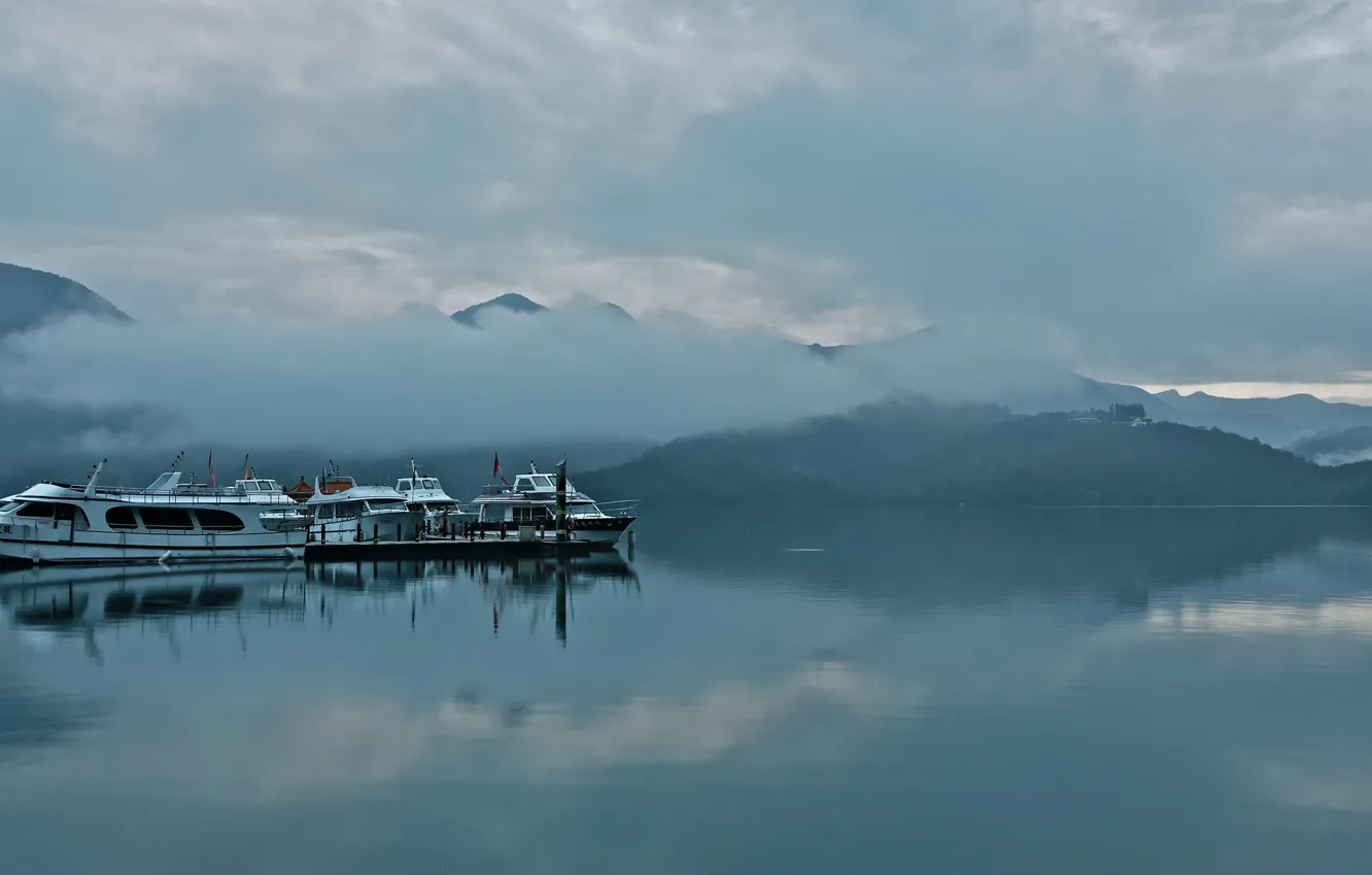Photo wallpaper clouds, mountains, fog, boats, Bay