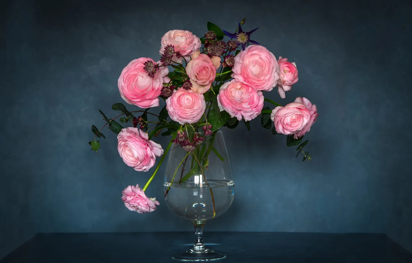 Photo wallpaper water, flowers, table, glass, bouquet, vase, pink, still life