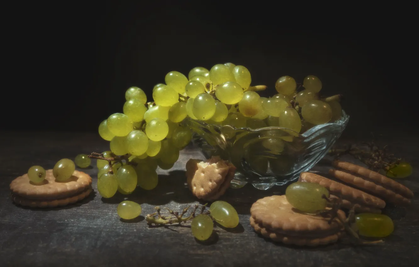 Photo wallpaper light, green, the dark background, table, cookies, grapes, still life, vase